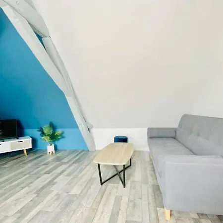 Appartement Confort Et Chaleureux - Parking Prive דירה